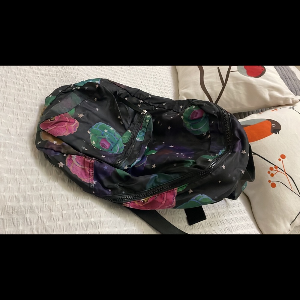 Light-weight back pack - Picture 2 of 2